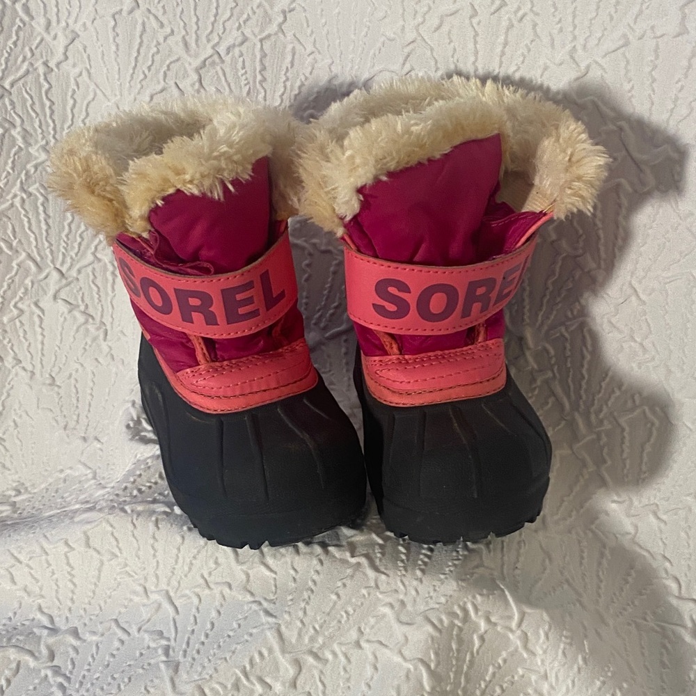 Sorel Kids' Fuchsia and Black Snow Boots Size 6. Fun Sliding Puddle Jumpers Snow - Picture 5 of 7